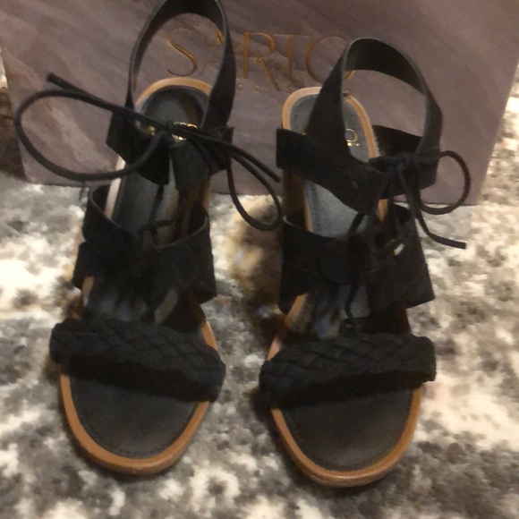 Black suede lace up heeled sandals - Picture 2 of 8